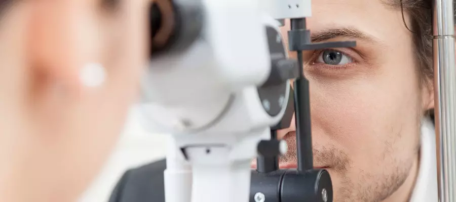 Ophthalmologist_pic_2_900x400